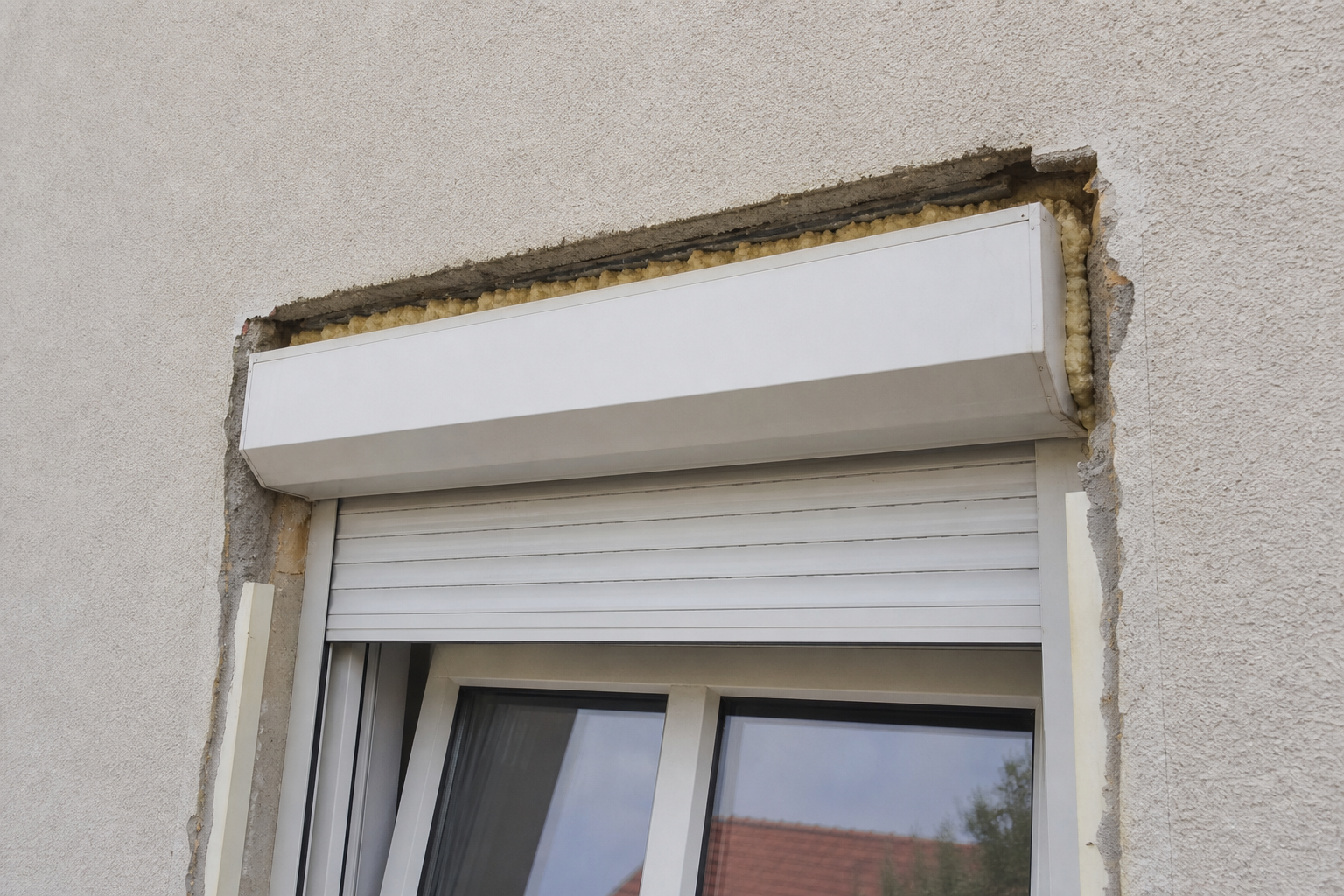 Rollladenkasten am Fenster